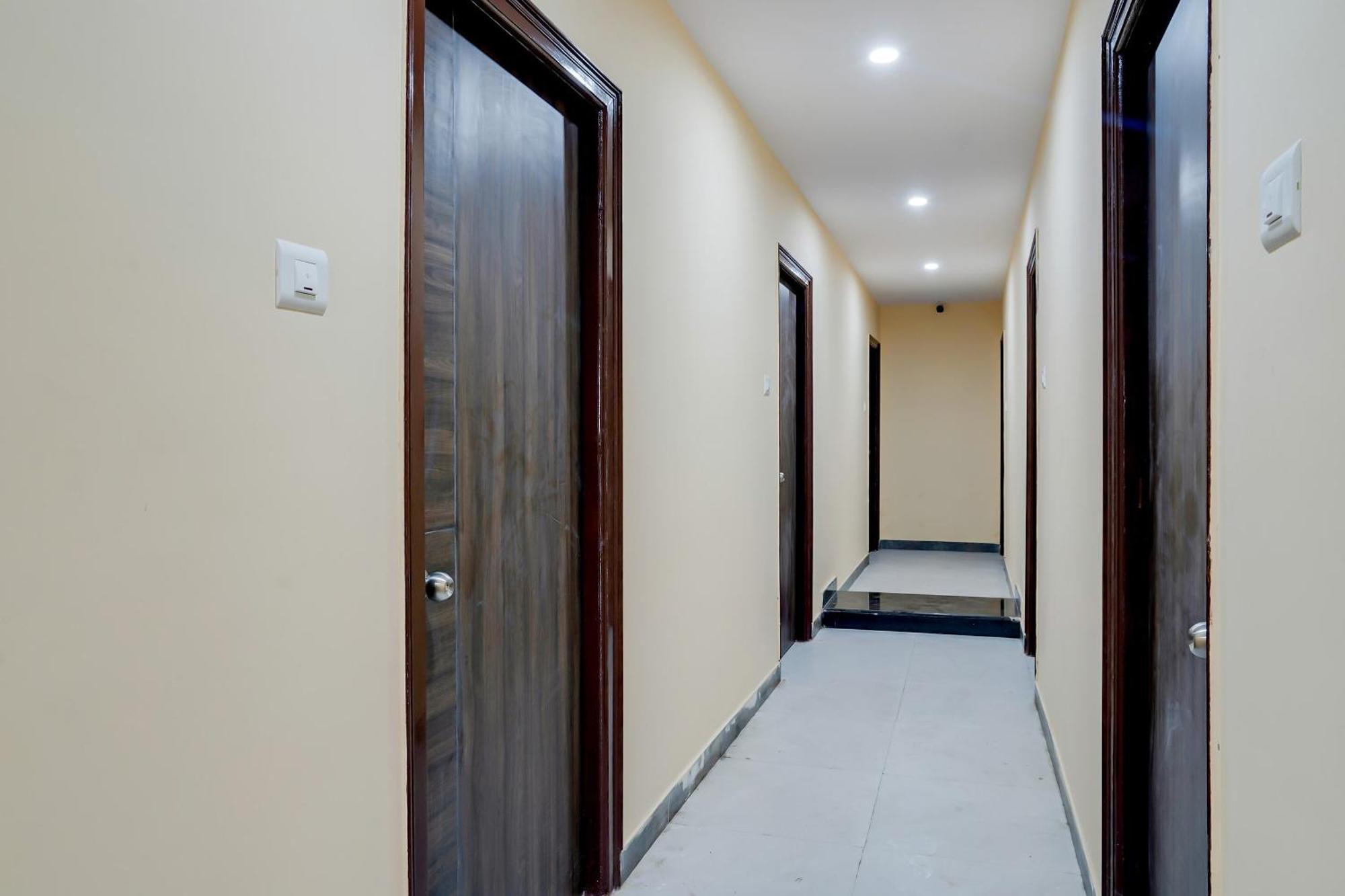 Hotel O Alekhya Residency Cafe Bahar Sururnagar Exterior foto