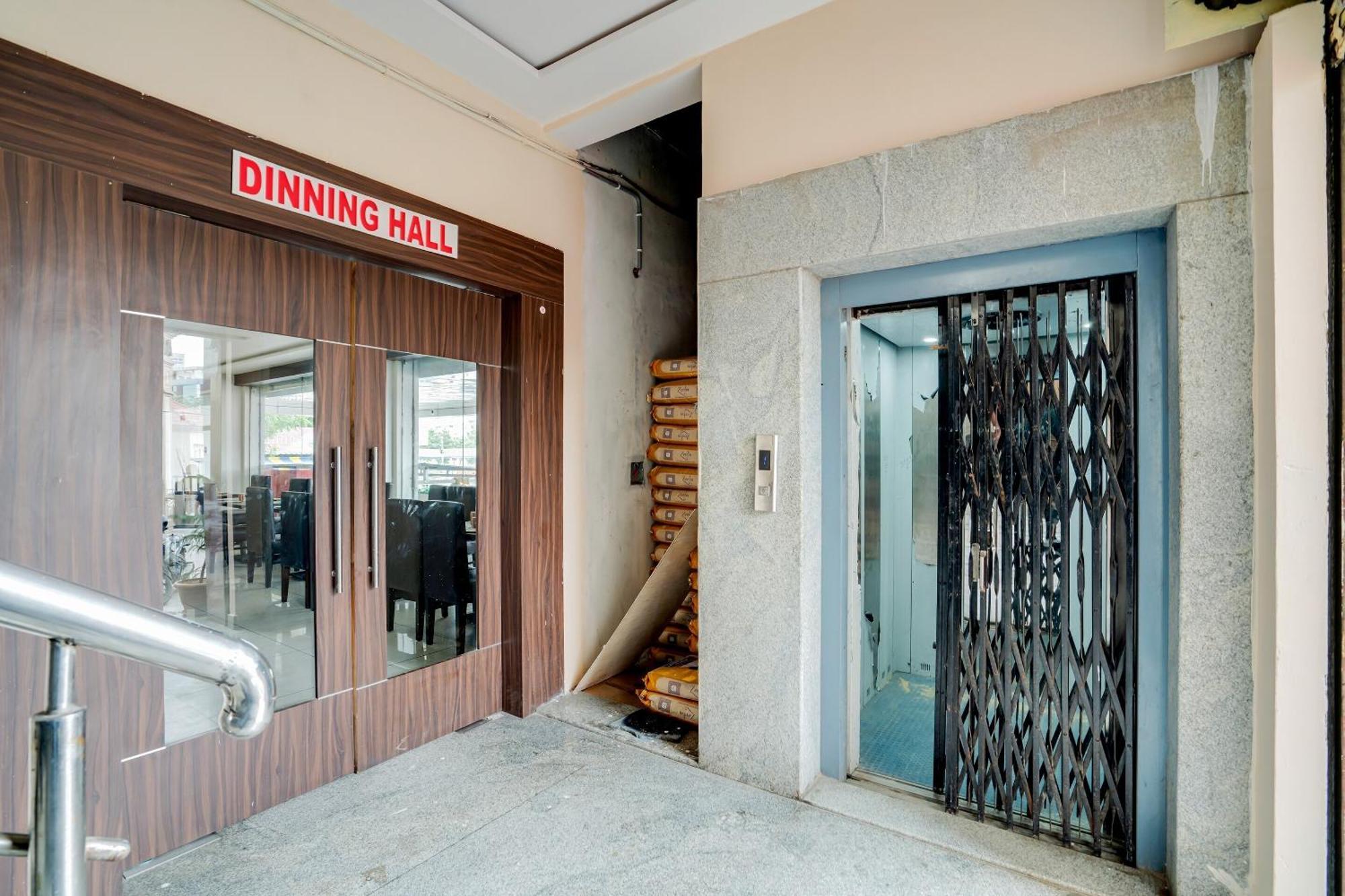 Hotel O Alekhya Residency Cafe Bahar Sururnagar Exterior foto